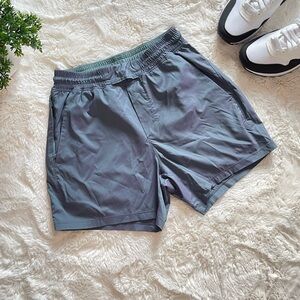 Men’s Lululemon Pace Breaker Iridescent Shorts – Size S (Estimated)